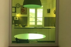 una vetrata verde limone | ingresso | VAAM architetti